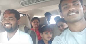 Dattu_bhokanal_with_his_family