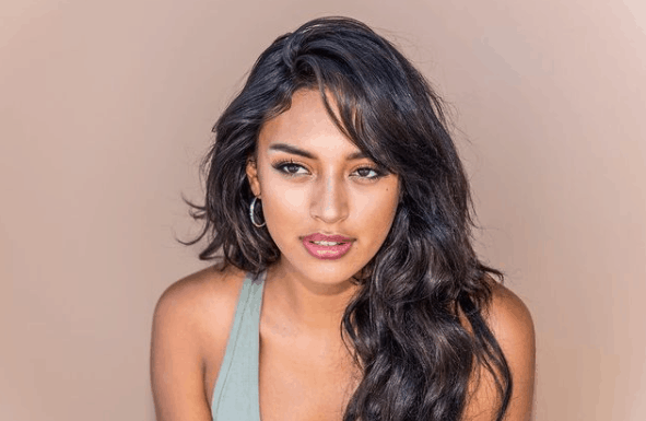 Sela Vave: Jamie Foxx, Career & Net Worth