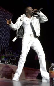 Akon Singing in a concert earns that adds up to his net worth