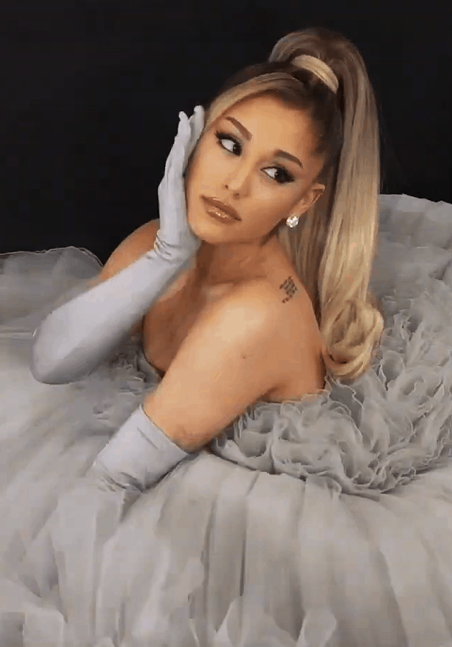 Ariana Grande at Grammys 2020