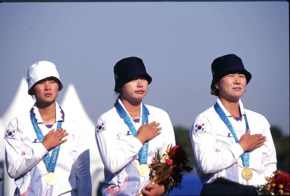 yun mi jin standing in the middle