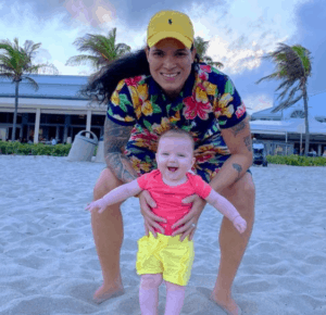 Amanda Nunes on vacation with her kid