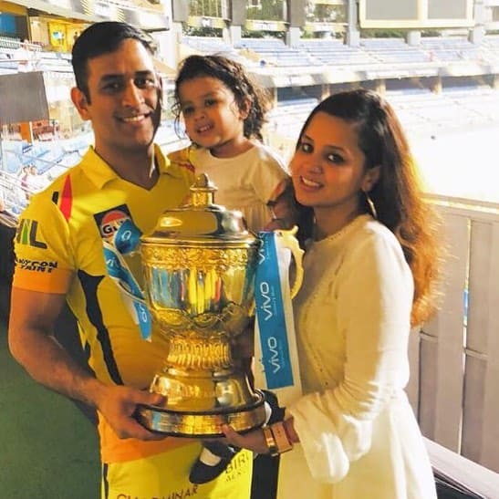 ms dhoni with his wife and daughter