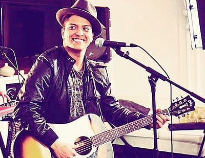 Bruno Mars Performing.
