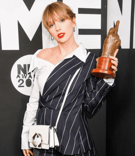 Taylor-Swift-at-the-NME-Awards-2020