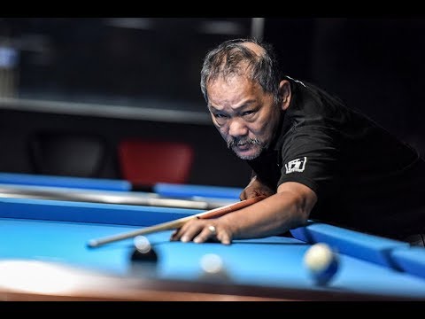 Efren-Reyes-playing-at-an-Event