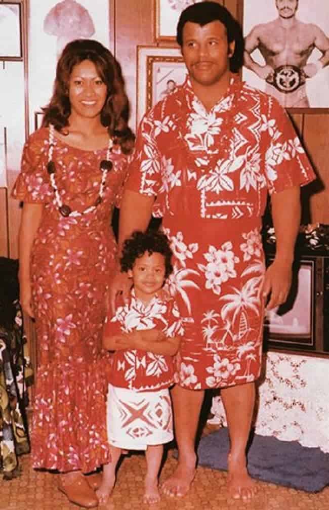 old picture of Ata Johnson's family