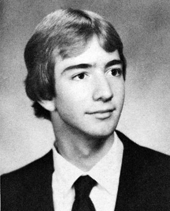 A young and handsome Bezos.