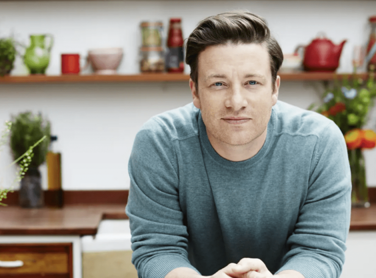 Jamie Oliver: Chef, Books, Controversies & Net Worth