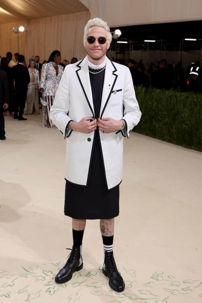 Pete Davidson had a hidden meaning behind this Met Gala look (source: Extra TV)