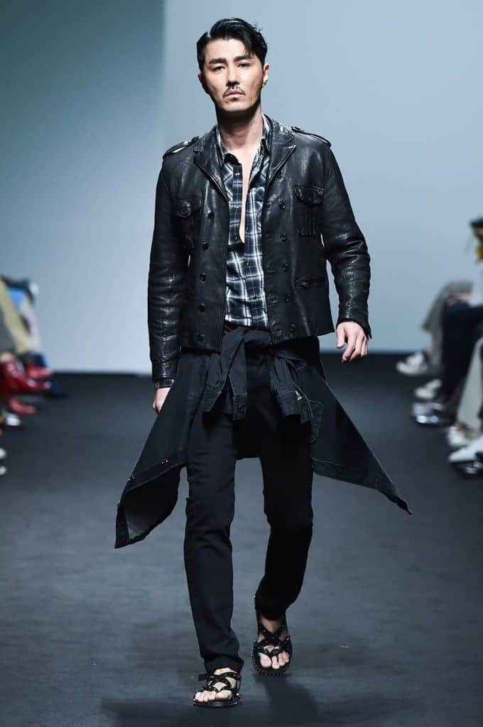 Cha Seung-won wearing casual wears while modeling (Source: Pinterest)