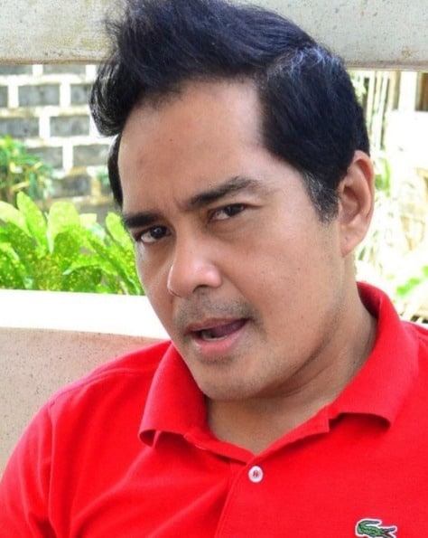 Is John Arcilla Gay Or Does He Have A Wife? Family And Net Worth