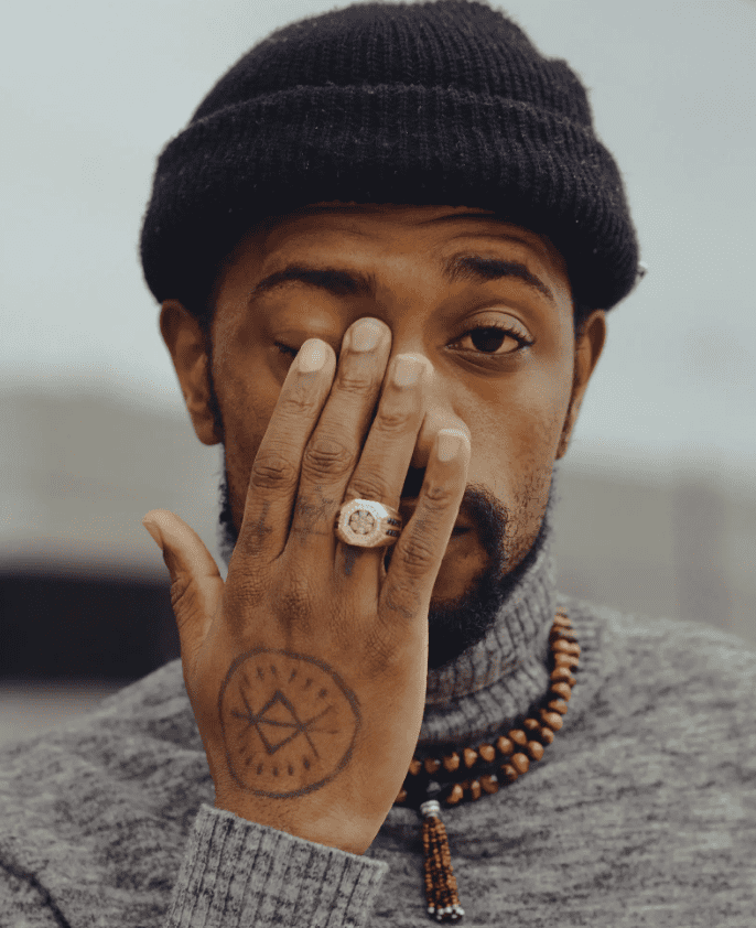 LaKeith Stanfield's clear picture of his hand tattoo