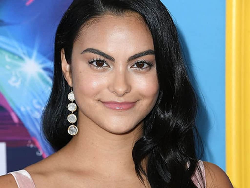 camila mendes arrives at the foxs teen choice awards 2018 at the forum on august 12 2018 in inglewood california