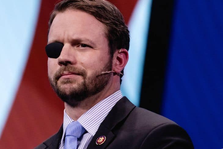 How Did Dan Crenshaw Injure His Eye? Height Family And Net Worth