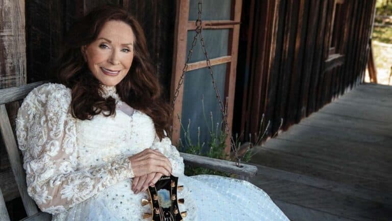 Is Crystal Gayle Related To Loretta Lynn? American Singer-Songwriter Death Cause And Siblings