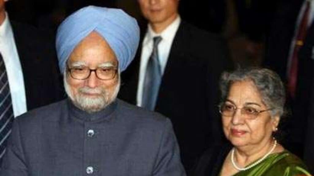 Mixed luck for Manmohan Singh, wife at C'Wealth Games venues