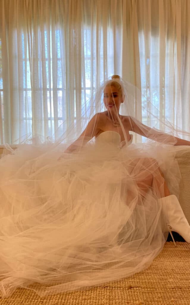 Gwen Stefani glows in throwback pics from wedding dress fitting: 'The moment I said yes'