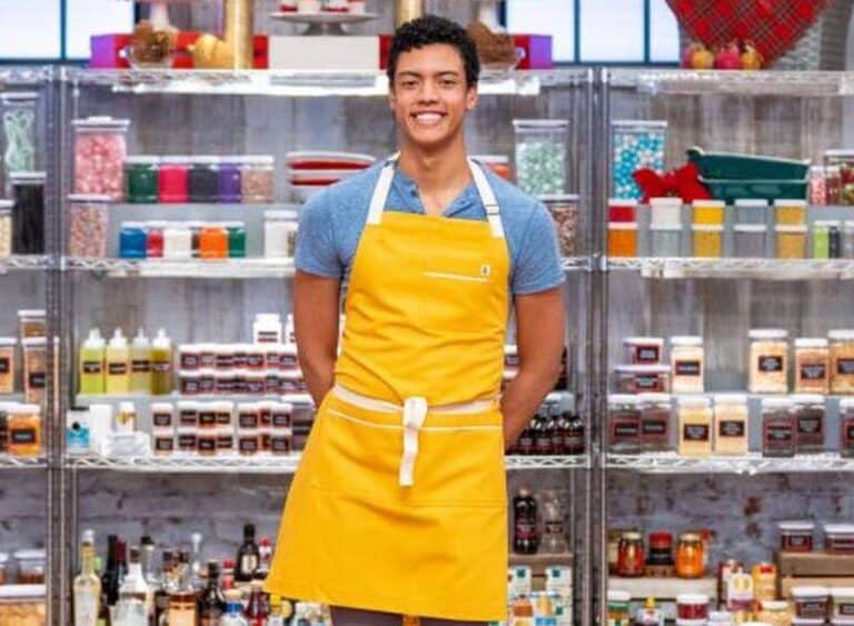 Who Is Aaron Davis From Holiday Baking Championship? Age Girlfriend And Family