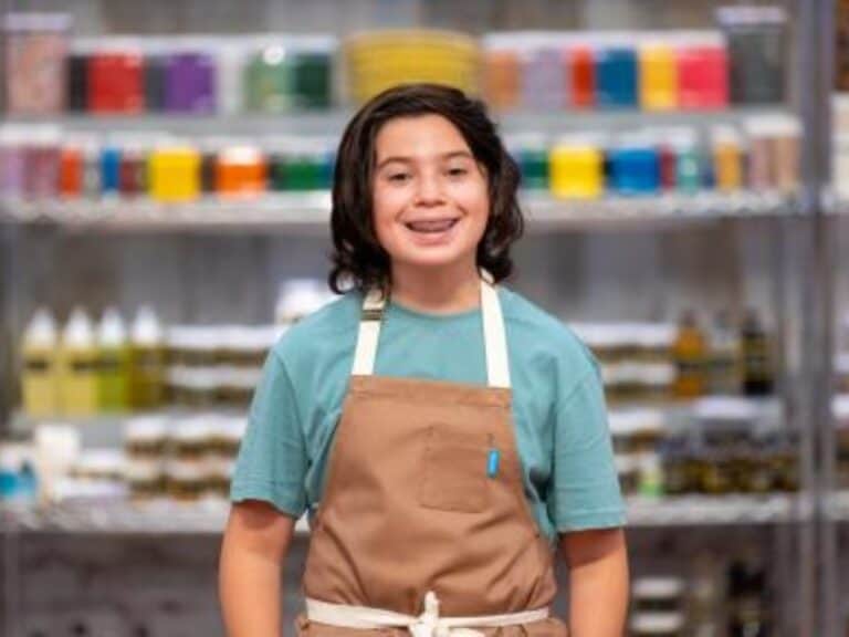 Meet 12 Years Old Logan Brod From Kids Baking Championship:Parents And Family