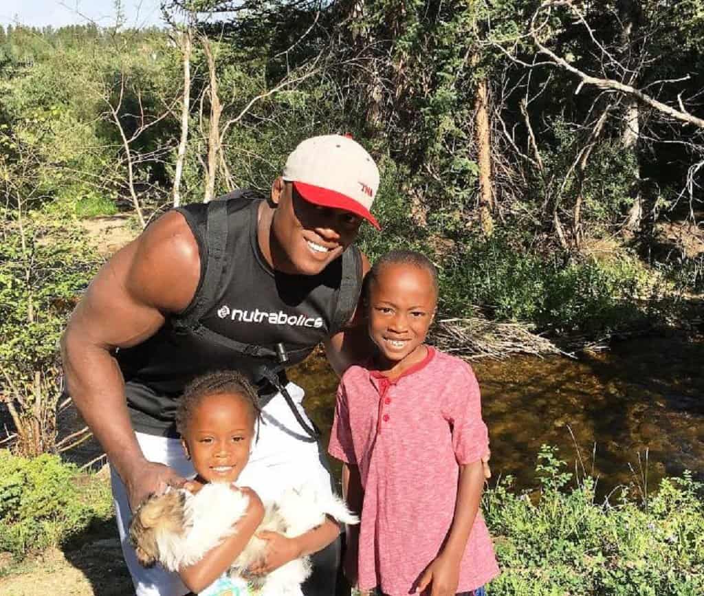 Bobby Lashley With His Son Myles And Daughter Naomi 1