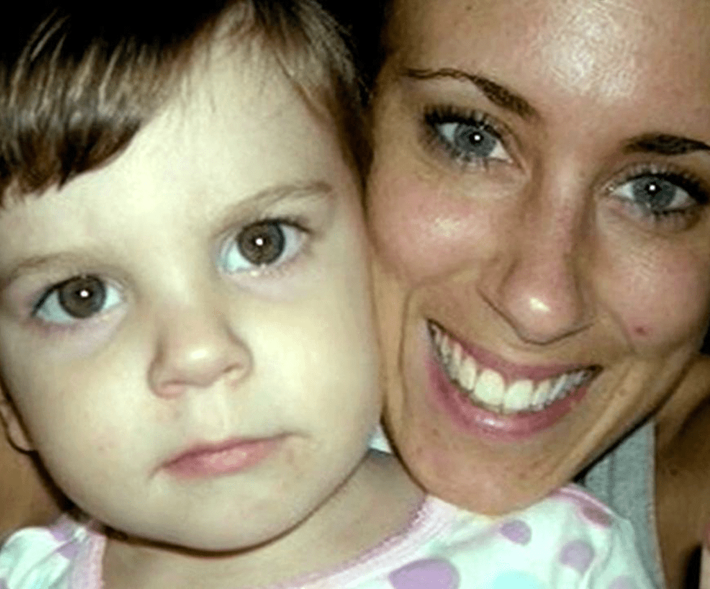 Caylee Anthony's old photo with her mother Casey Anthony.