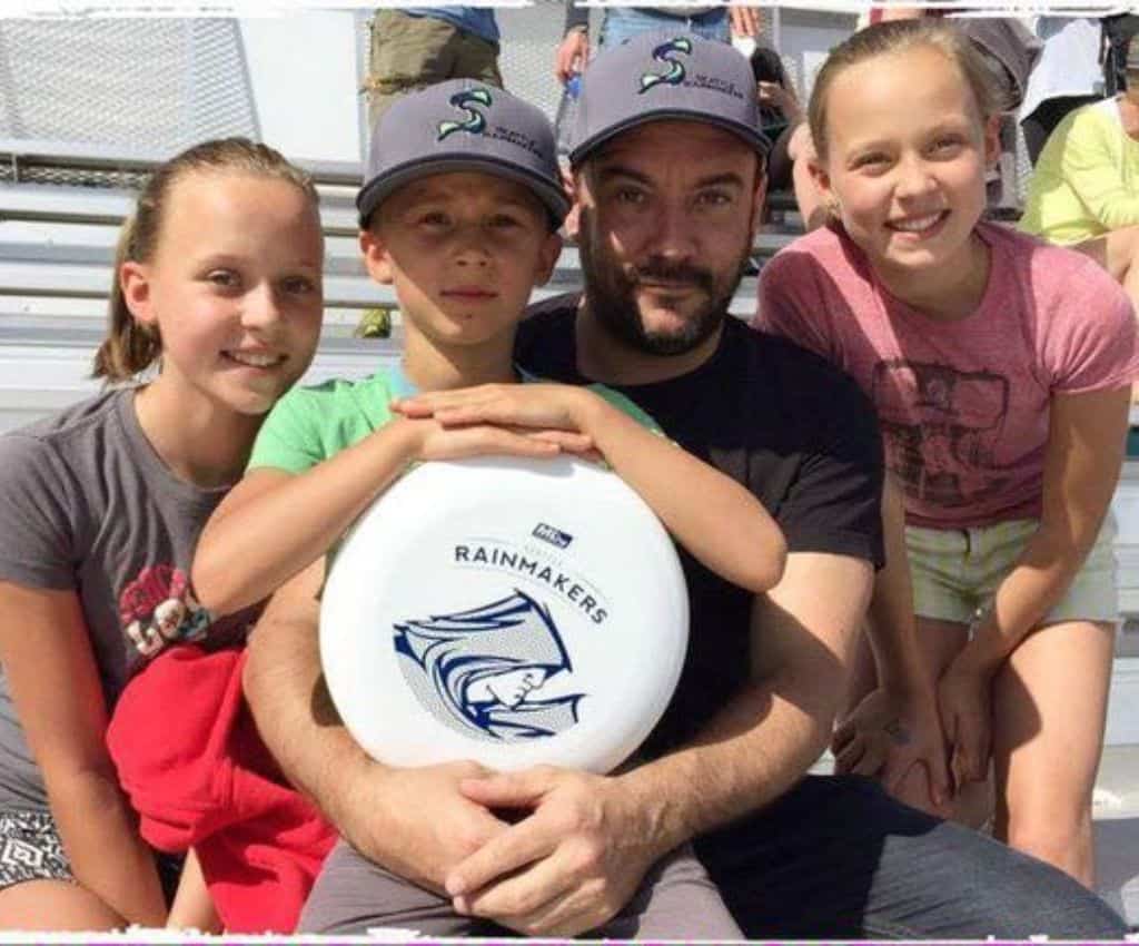 Dave Matthews with his kids' Grace, Stella & August.
