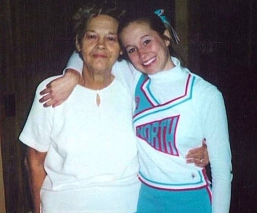 Kellie Pickler's old photo with her mother.