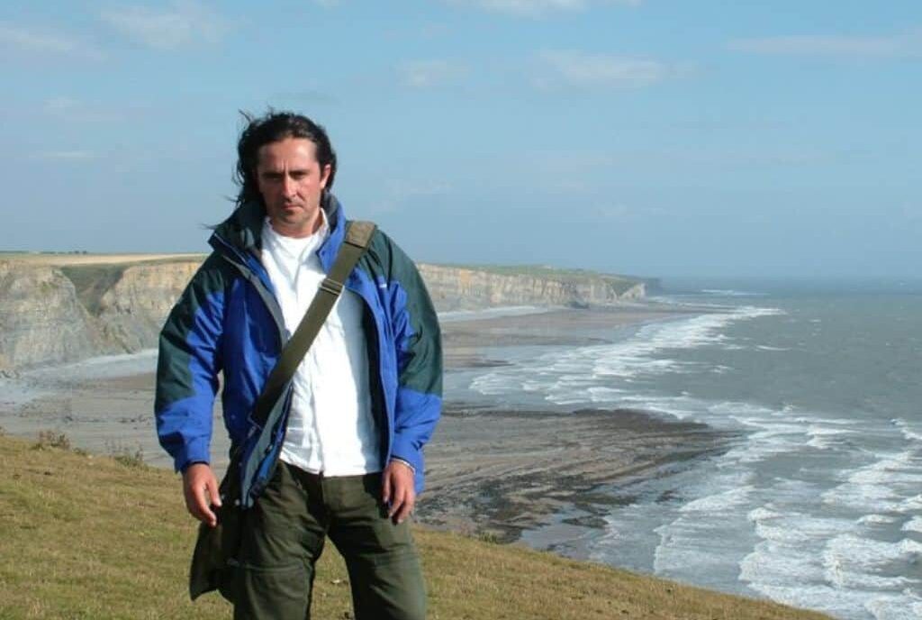 The University of Glasgow honored Neil Oliver with the honorary degree of Doctor of Letters.