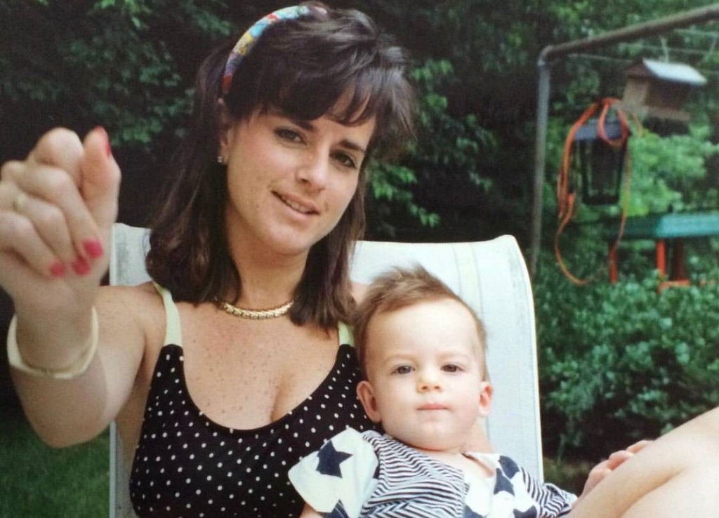 Mike Yastrzemski old picture with his mother Yastrzemski(Source: Instagram)