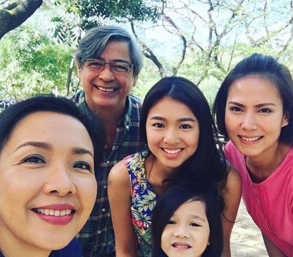 Nadine Lustre with her Family
